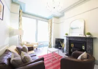 Classic 2 bedroom apartment