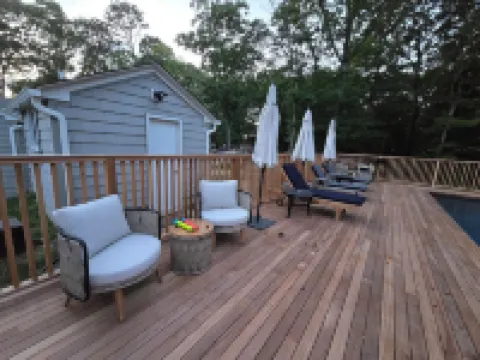 1 Bedroom Hamptons Waterfront Cottage Rental