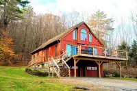 WhiSki Cabin - 12 Acres With a Mountain View!