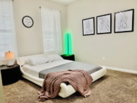 Varona's Paradise: Stunning New Luxury Home