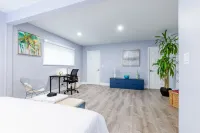 Casa Tropicana- Heated Pool, Game Room & Mins from Beach