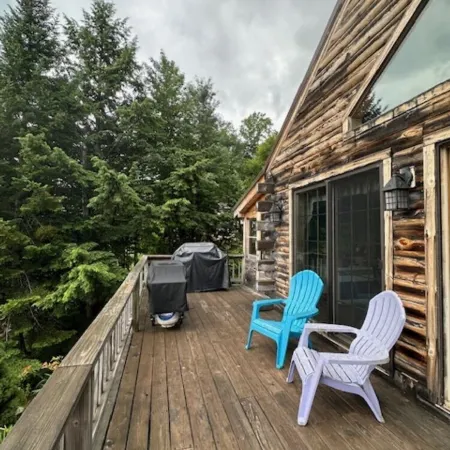 3 Bedroom cabin on South Pond in Stark NH
