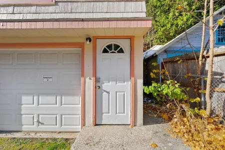 Pulaski Trail Escape / Fully Stocked Kitchen / Sleeps 18 w Off Street Parking