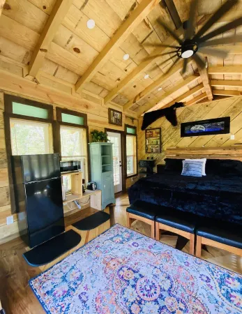 1 bed 1 bath Treehouse called the Firetower