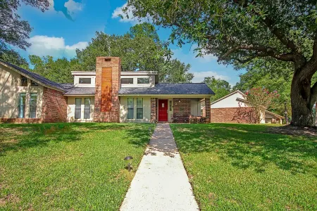 NEW! Regents Park Resort ~ Sparkling Pool, Tennis, Basketball, and Pickleball! ~