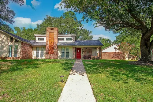 NEW! Regents Park Resort ~ Sparkling Pool, Tennis, Basketball, and Pickleball! ~