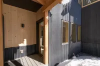 Brand New Beautiful Townhouse! Views and Pickleball