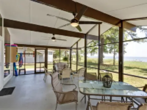 Quaint waterfront home with private beach Hotels in Cople