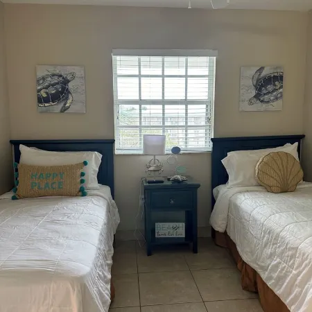 Your Happy Place - gorgeous 2 bed 2 bath oceanfront suite with full kitchen