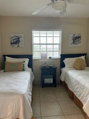 Your Happy Place - gorgeous 2 bed 2 bath oceanfront suite with full kitchen