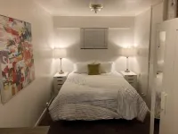 Rare 3 br in Capitola Village with 5pm checkout Jan-Apr+Parking! Hotels in Capitola