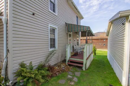 Stay In Ohiopyle by the trail with a jetted tub