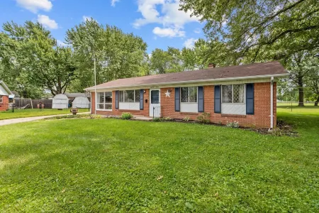 2024 New 3-bedroom house with WiFi, AC in Kokomo Отели в г. Howard County