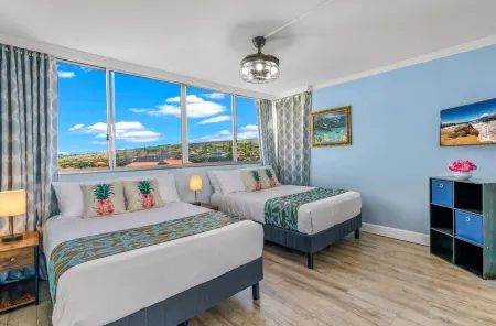 Beautifully 2-BR Oceanfront Condo with A/C