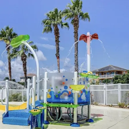 Palm Coast Paradise - 5Br 4BA, Private Pool, 1 Min Walk to Beach, Family Retreat