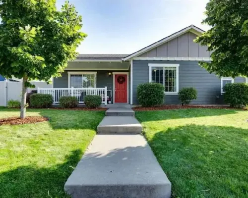 BeeCozy Cottage-Near Silverwood & Lakes! 3 bedroom & 2 baths! Hotels in Rathdrum