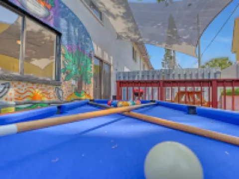 Newly Renovated Luxury Stay - Space Home By Beach & Port