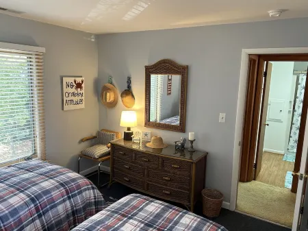 Beach Block 4 bedroom home