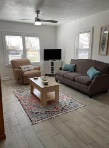 Lovely rental within minutes from downtown. Unit B