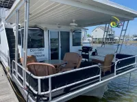 Fully Equipped Docked Houseboat at Log Pond Marina in Havre de Grace, MD. Hotels near Blue Heron Gifts & Boutique