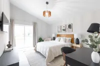 Serene home with all the comforts of a fully designed space- 3 🛏/2 🛁 House