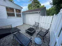 NEW: Spacious & Convenient Hideaway!Centrally located & 10 min from airport!