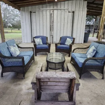 Cozy cottage on 8 acres near state park and atv trails. Pet Friendly! Отели в г. Окичоби