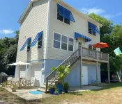 Oyster Shack by the Bay / 4 minutes to Morehead City Waterfront/Big Rock Landing