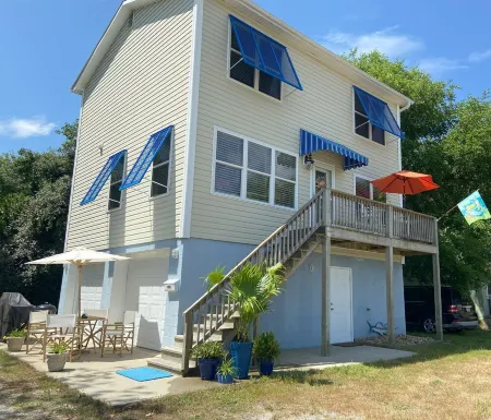 Oyster Shack by the Bay / 4 minutes to Morehead City Waterfront/Big Rock Landing