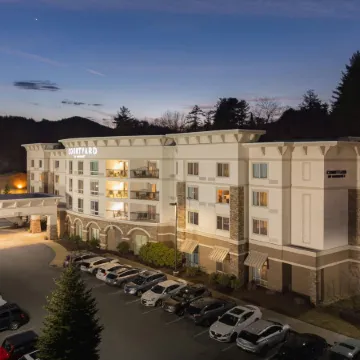 Courtyard Boone