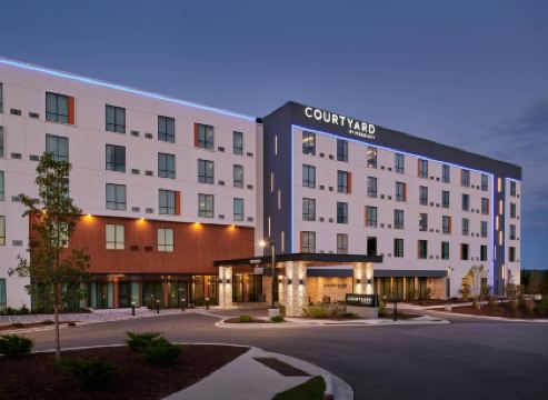 Courtyard Petoskey at Victories Square