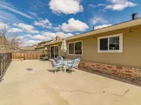 4-bedroom house w/4th room as private separate suite w/POOL Hotels in Sutter County