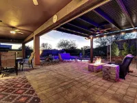 Anthem Getaway with Backyard Oasis! Hotels in New River