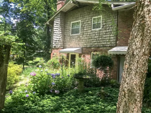 Mary's Country Cottage Escape