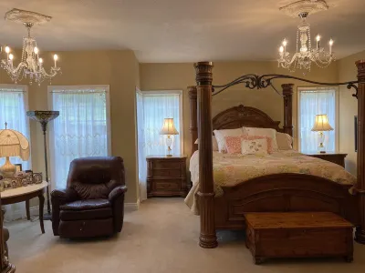 Exquisite Estate on 10 acres in North Albany.  15 minutes to OSU.