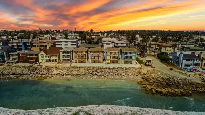 Oceanfront Designer Condo - Private Beach, Unobstructed Views, AC Hotel dekat Buena Vista Audubon Society & Nature Center