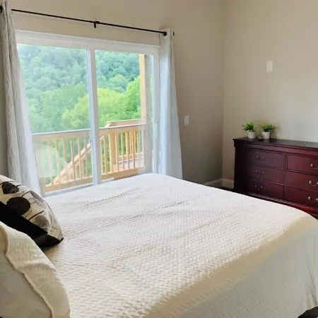 Breathtaking 6Bd/6 Bath/PRIVATE DOCK All The Bells and Whistles!
