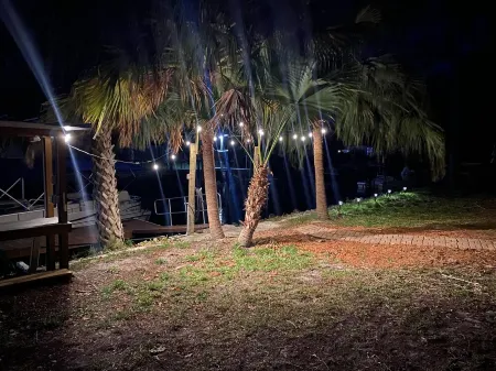 Perfect Scalloping HQ. No obstructions. Relaxing. Отели рядом с достопримечательностью «American Pro Diving Center-Swim With Manatees»