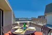 Northcoast Village Beautiful Penthouse w/ large rooftop deck and VIEWS!