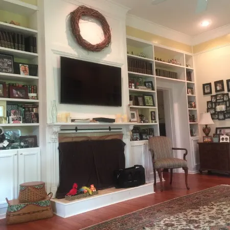 Ohio River Manor House<br>Experience the peace and quiet of a country residence!