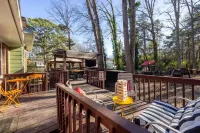 Vibrant 4BR home with outdoor patio, 5mins to North Hills. Pet-friendly!