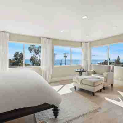 Luxury 3 bed 3 bath with Ocean Views+ Steps to the Beach Rooms