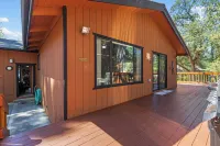 3-bedroom house in charming Groveland with WiFi, climate control, fitness room