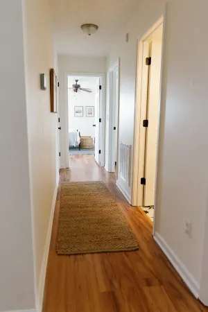 "The Dawning House" - Peaceful Modern Stay w/ Yard