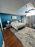 Family Friendly - 1/2 Block To Beach - 4 BR 3 Bath - Driveway Parking! Hotels near Shark Park