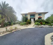 Extraordinary 4K Sq Ft 6 bd/4-bth, large pool/spa & NEW 140 ft concrete dock!!!