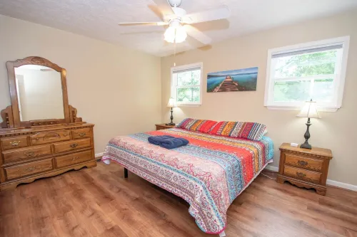 Private Boat Ramp, Dock, Pet Friendly, Screen Porch, Firepit, Fish, Kayak, Relax