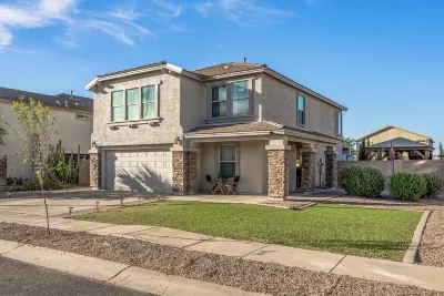 Spacious 4-bedroom house in charming Avondale with AC, WiFi
