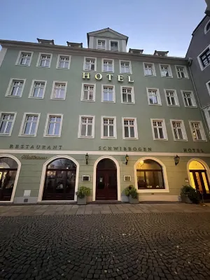 Hotel Schwibbogen Hotel dekat Dicker Turm (Frauenturm)