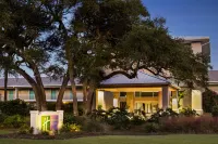 Holiday Inn Resort Jekyll Island Hotel berhampiran Jekyll Island Historic District